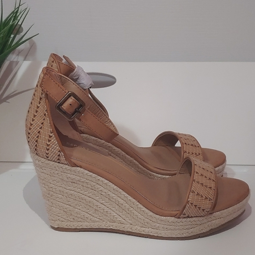 REPORT Women's Delcie Wedge NWOT
